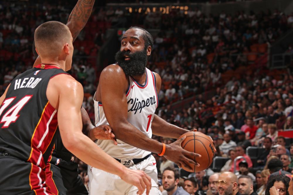 赛中碰撞和 赛中碰撞和