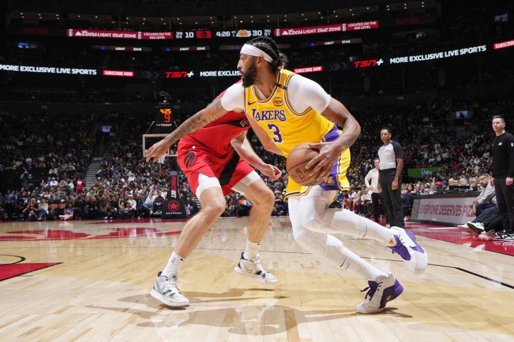 他得以在国 他得以在国